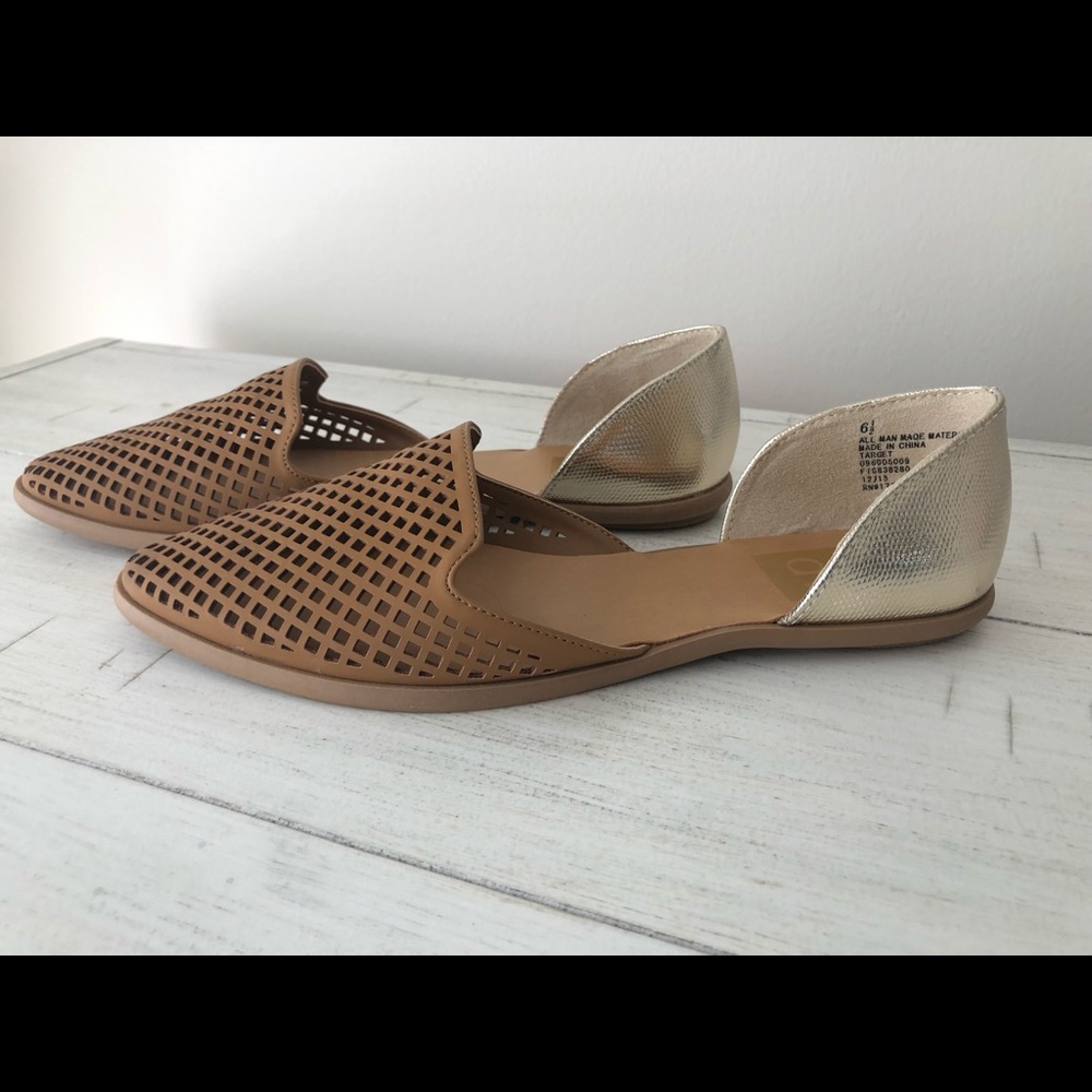 Tan flats